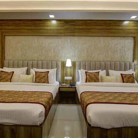 Hotel Park Tree Near Delhi Airport Neu-Delhi Exterior foto