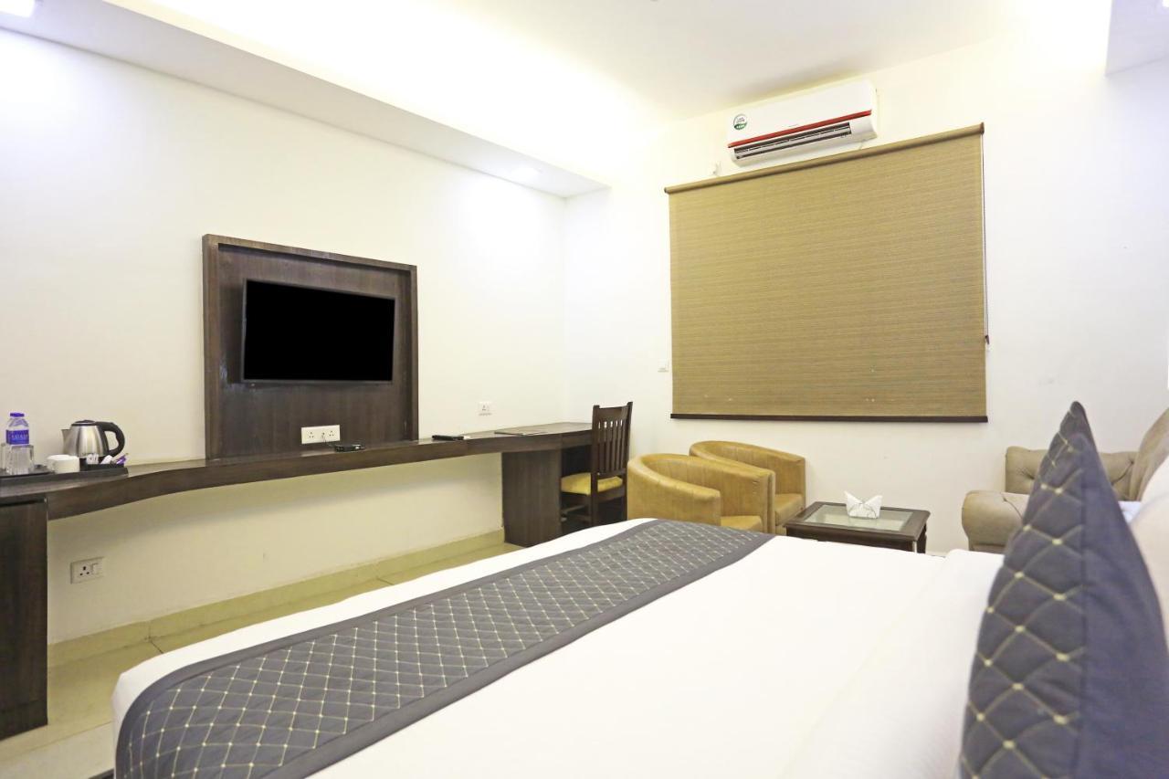 Hotel Park Tree Near Delhi Airport Neu-Delhi Exterior foto