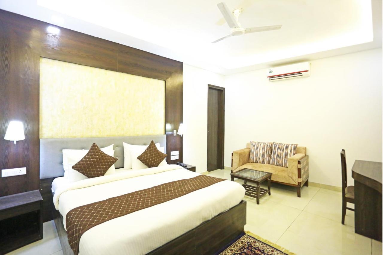 Hotel Park Tree Near Delhi Airport Neu-Delhi Exterior foto