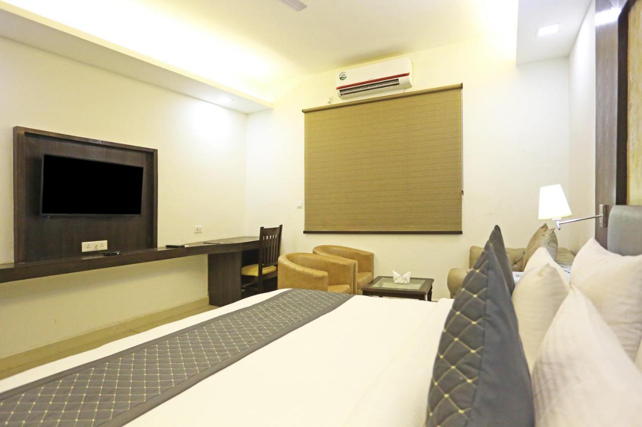 Hotel Park Tree Near Delhi Airport Neu-Delhi Exterior foto