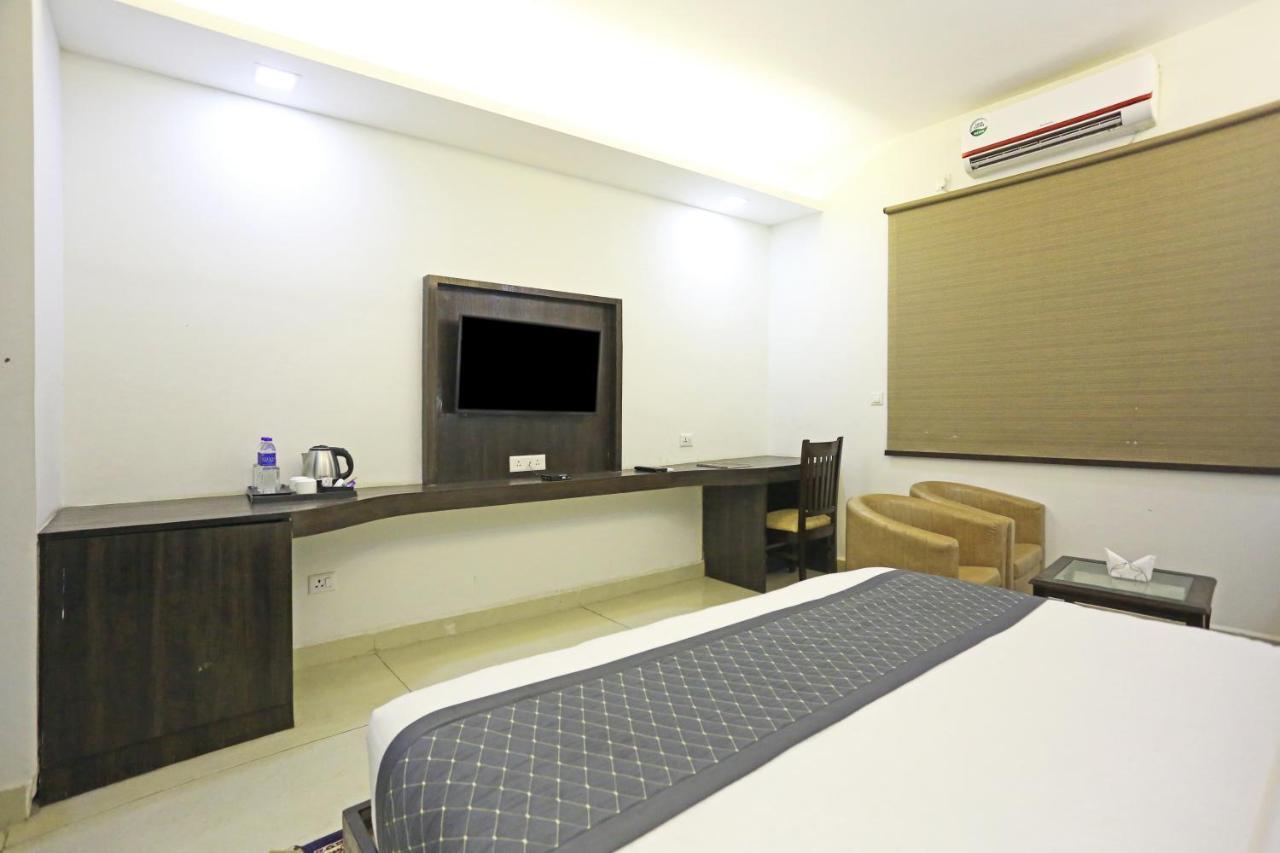 Hotel Park Tree Near Delhi Airport Neu-Delhi Exterior foto