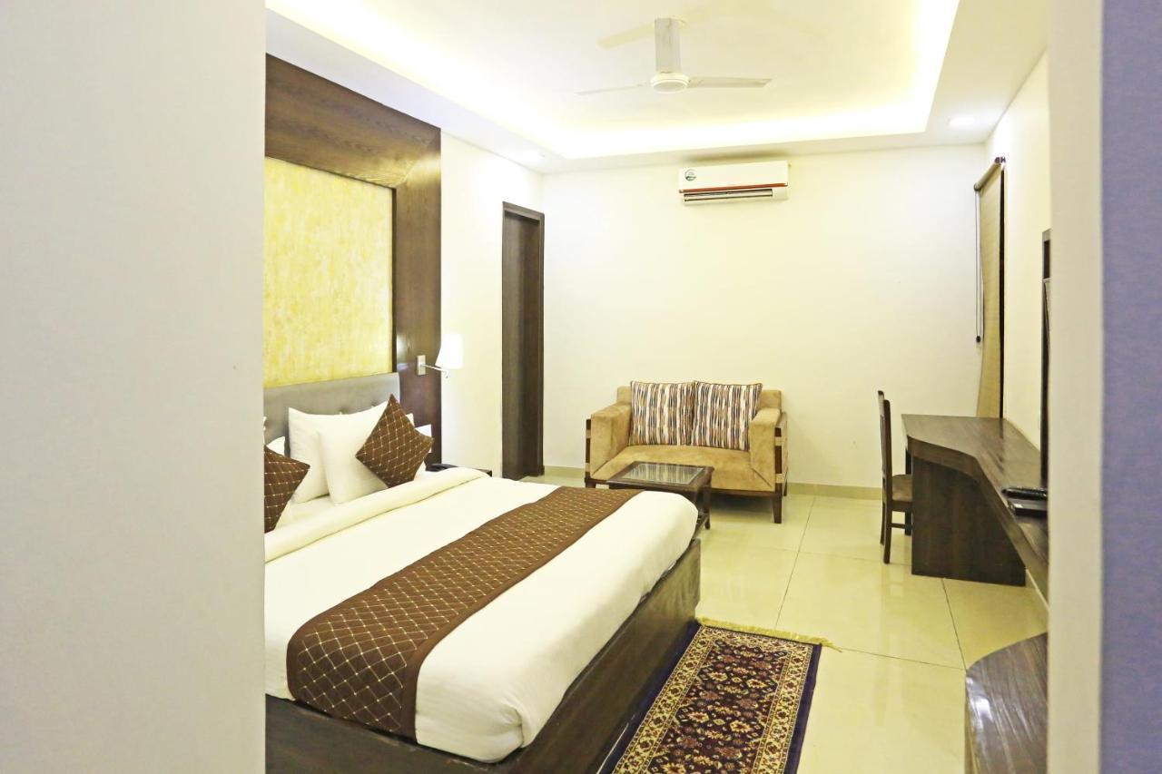 Hotel Park Tree Near Delhi Airport Neu-Delhi Exterior foto