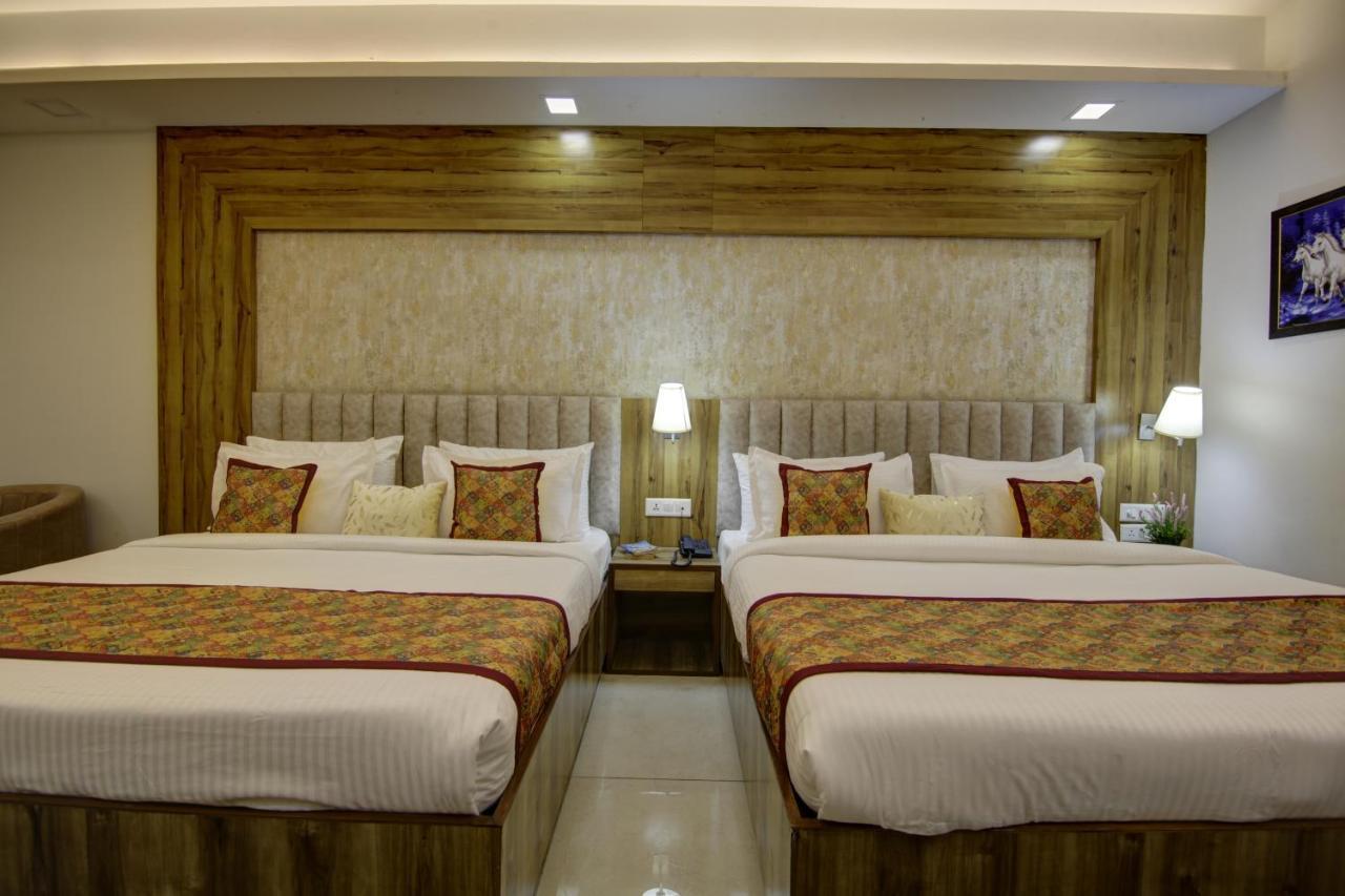 Hotel Park Tree Near Delhi Airport Neu-Delhi Exterior foto
